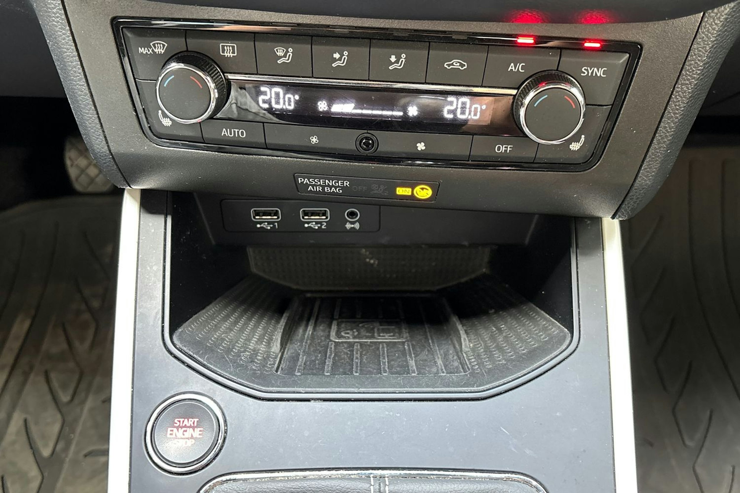 valkoinen SEAT Arona 2020 kuva 26.