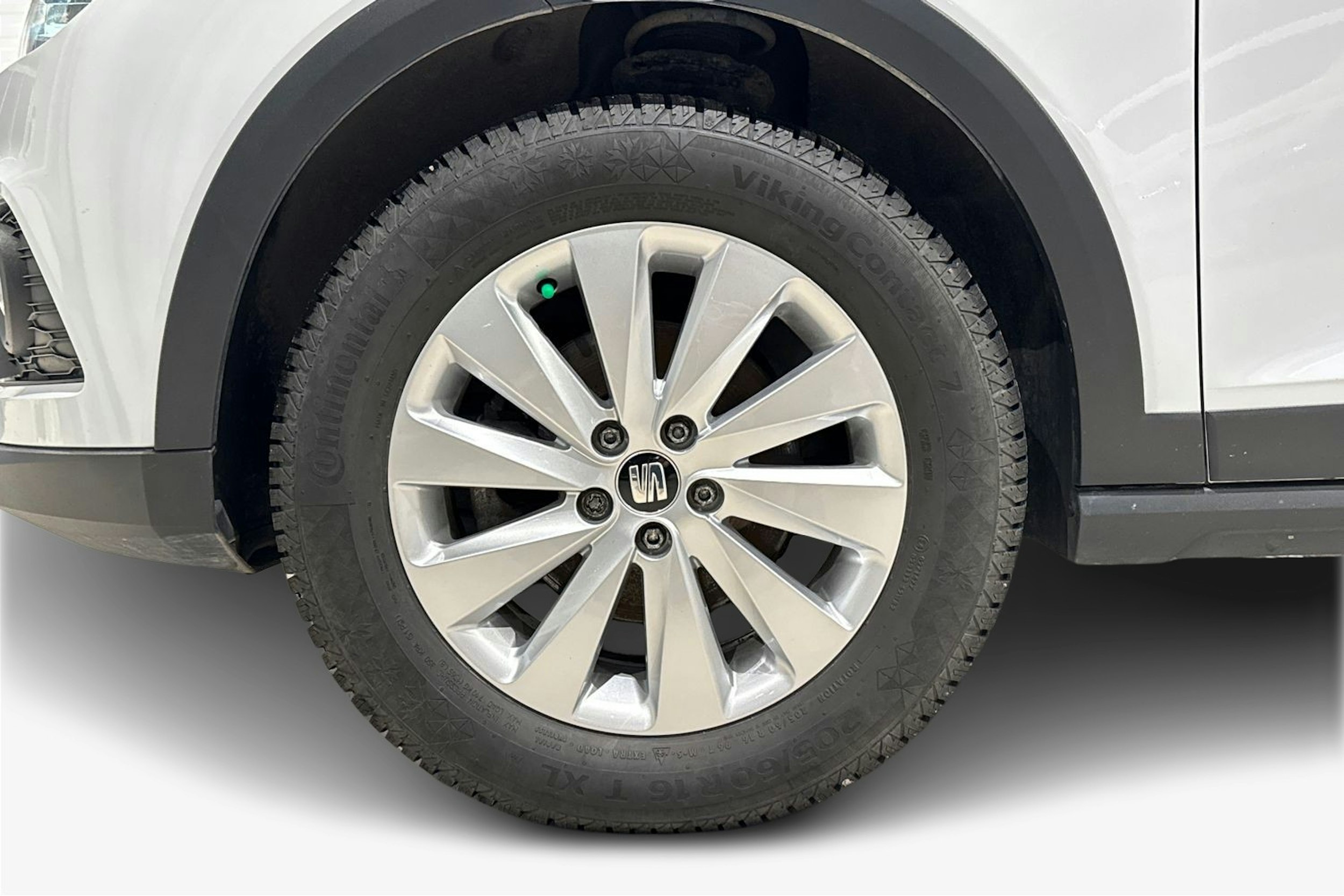 valkoinen SEAT Arona 2020 kuva 11.