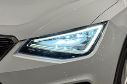 valkoinen SEAT Arona 2020 kuva 15.