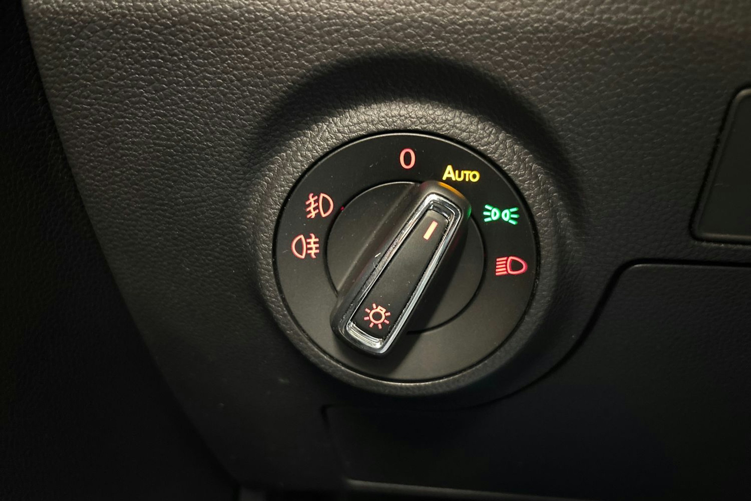 met. punainen SEAT Arona 2020 kuva 14.