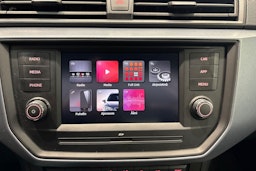 met. punainen SEAT Arona 2020 kuva 15.
