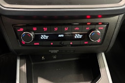 met. punainen SEAT Arona 2020 kuva 16.