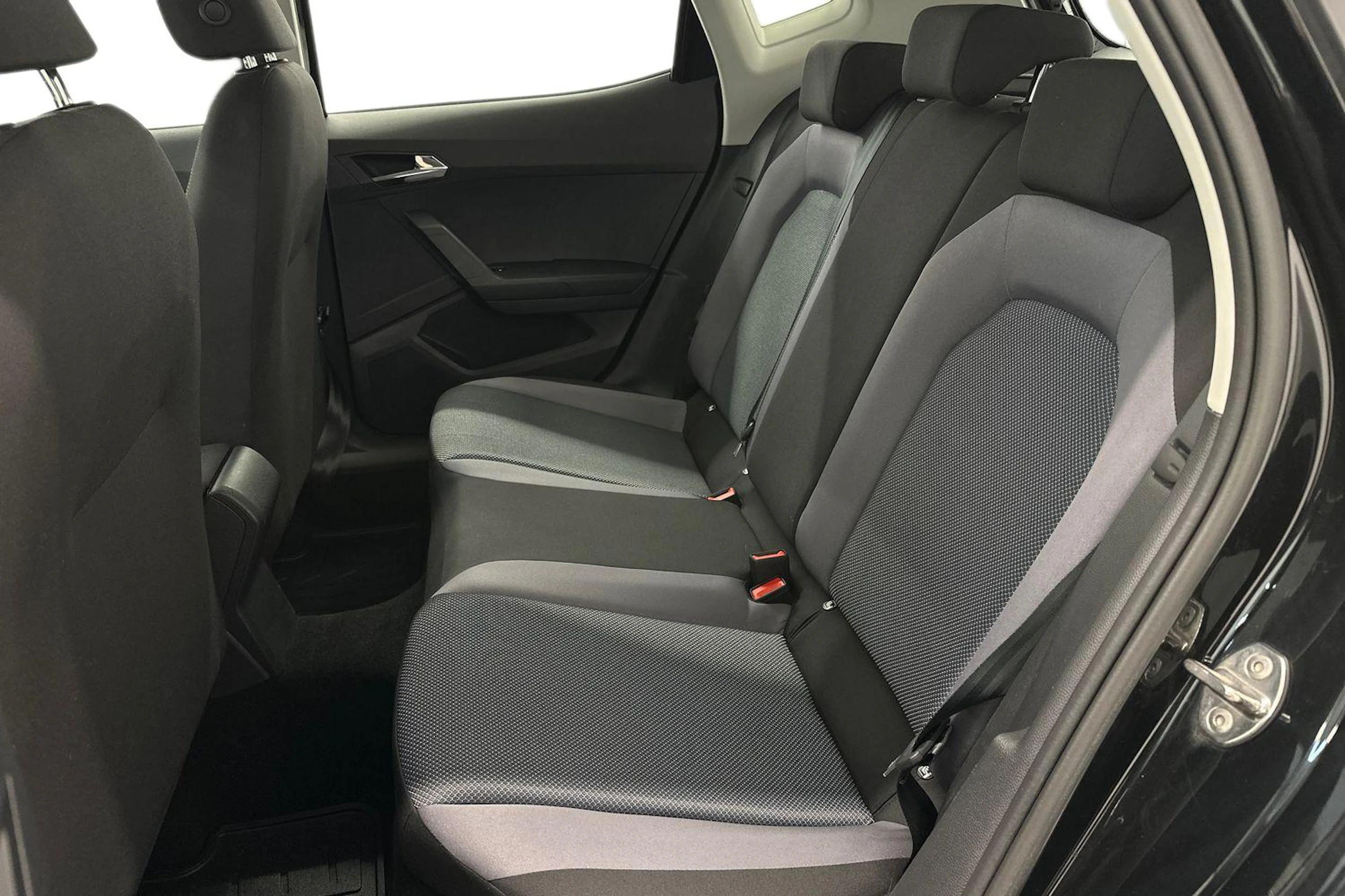 musta SEAT Arona 2020 kuva 11.