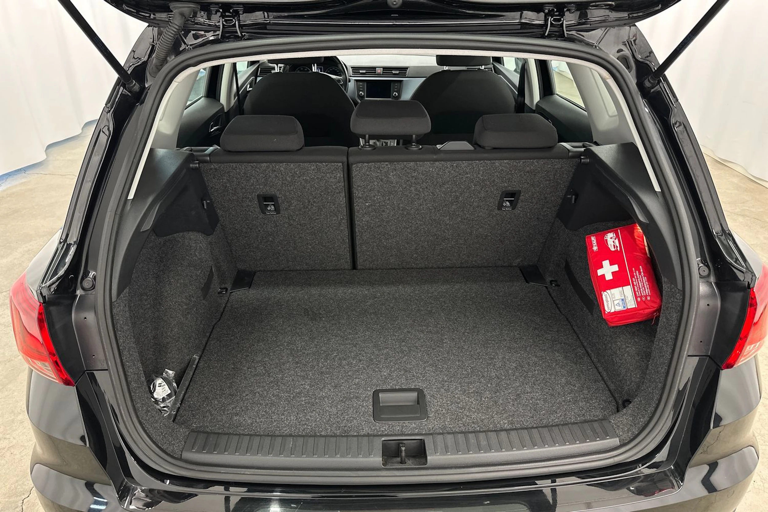 musta SEAT Arona 2020 kuva 23.