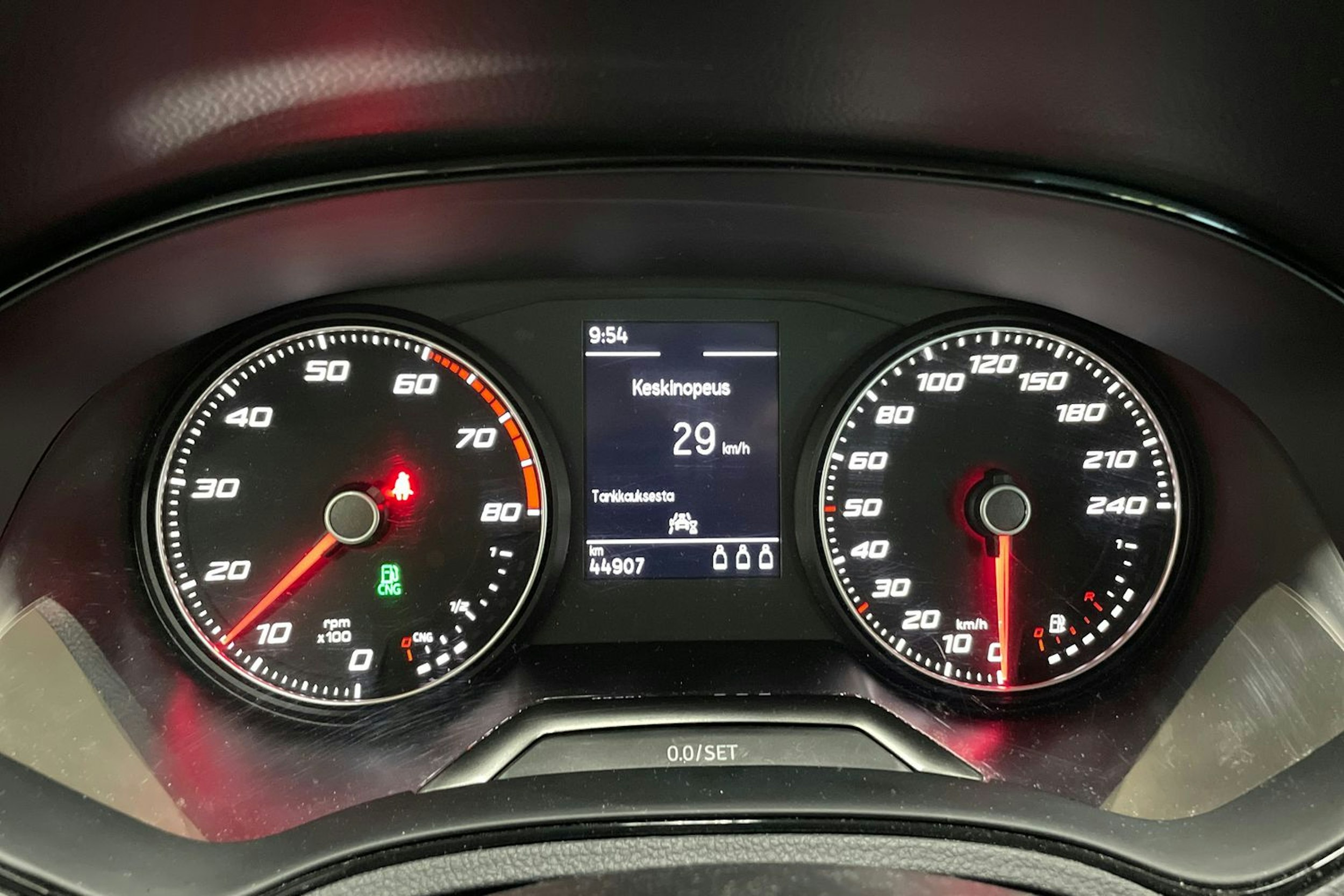 Valkoinen SEAT Arona 2021 kuva 15.