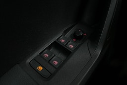 Valkoinen SEAT Arona 2021 kuva 18.