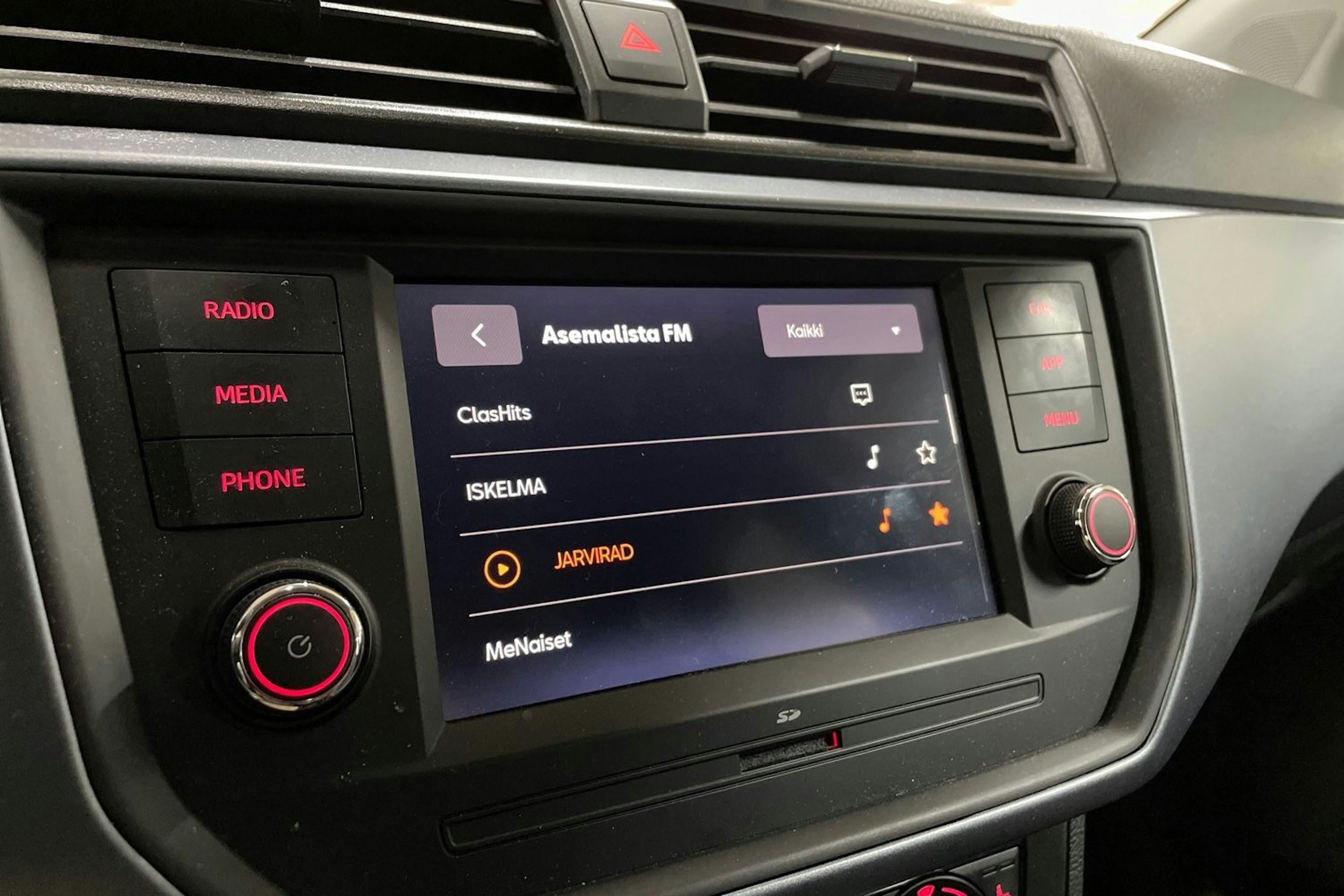 Valkoinen SEAT Arona 2021 kuva 20.