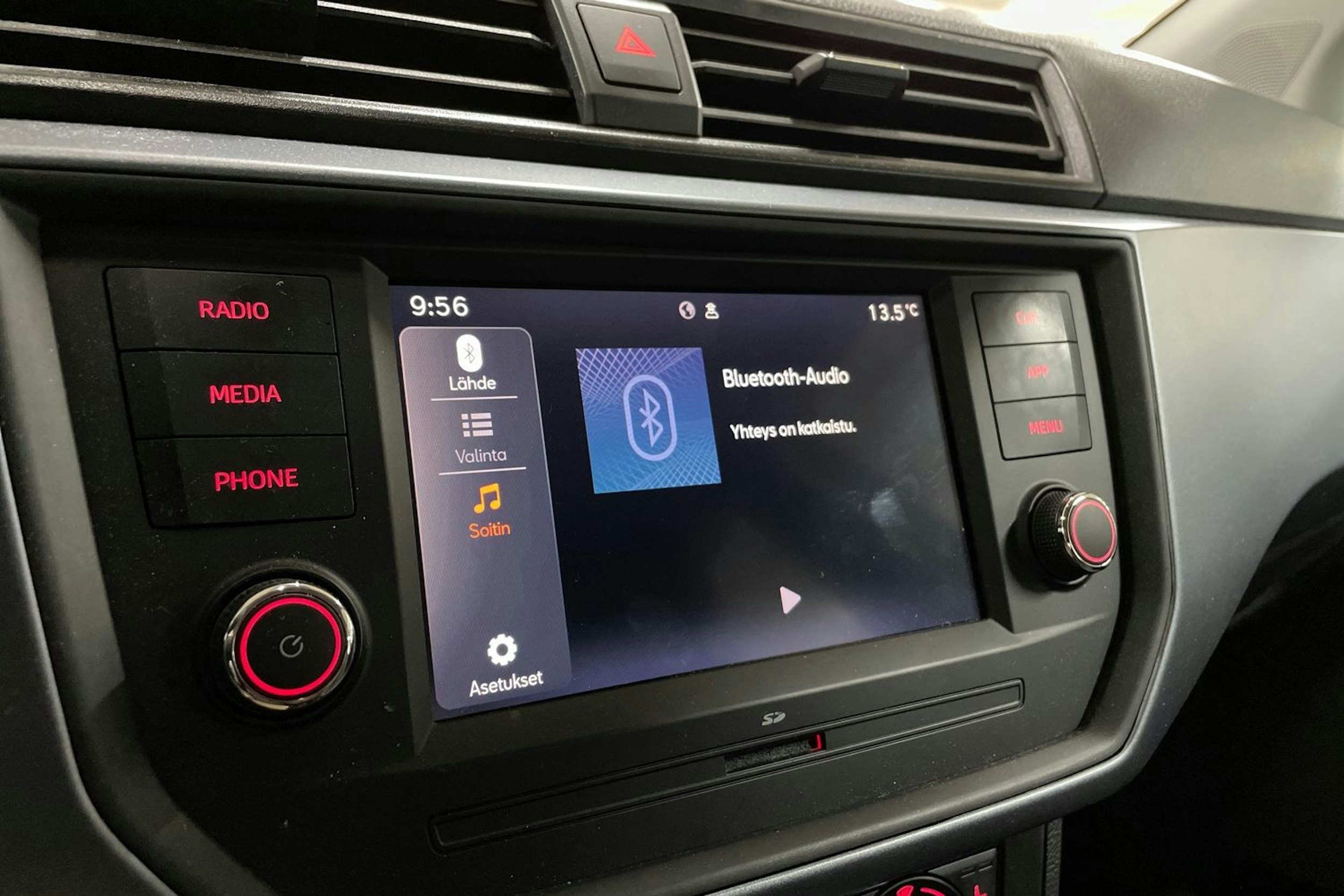 Valkoinen SEAT Arona 2021 kuva 21.