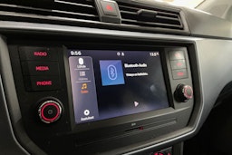 Valkoinen SEAT Arona 2021 kuva 21.