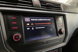 Valkoinen SEAT Arona 2021 kuva 24.
