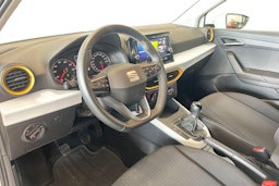 valkoinen SEAT Arona 2022 kuva 7.