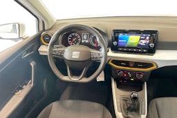 valkoinen SEAT Arona 2022 kuva 9.