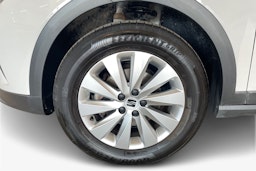 valkoinen SEAT Arona 2022 kuva 11.