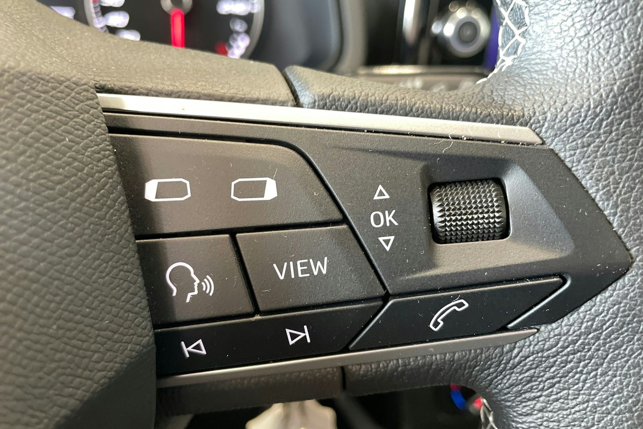 valkoinen SEAT Arona 2022 kuva 16.