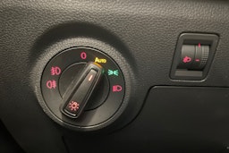 valkoinen SEAT Arona 2022 kuva 19.