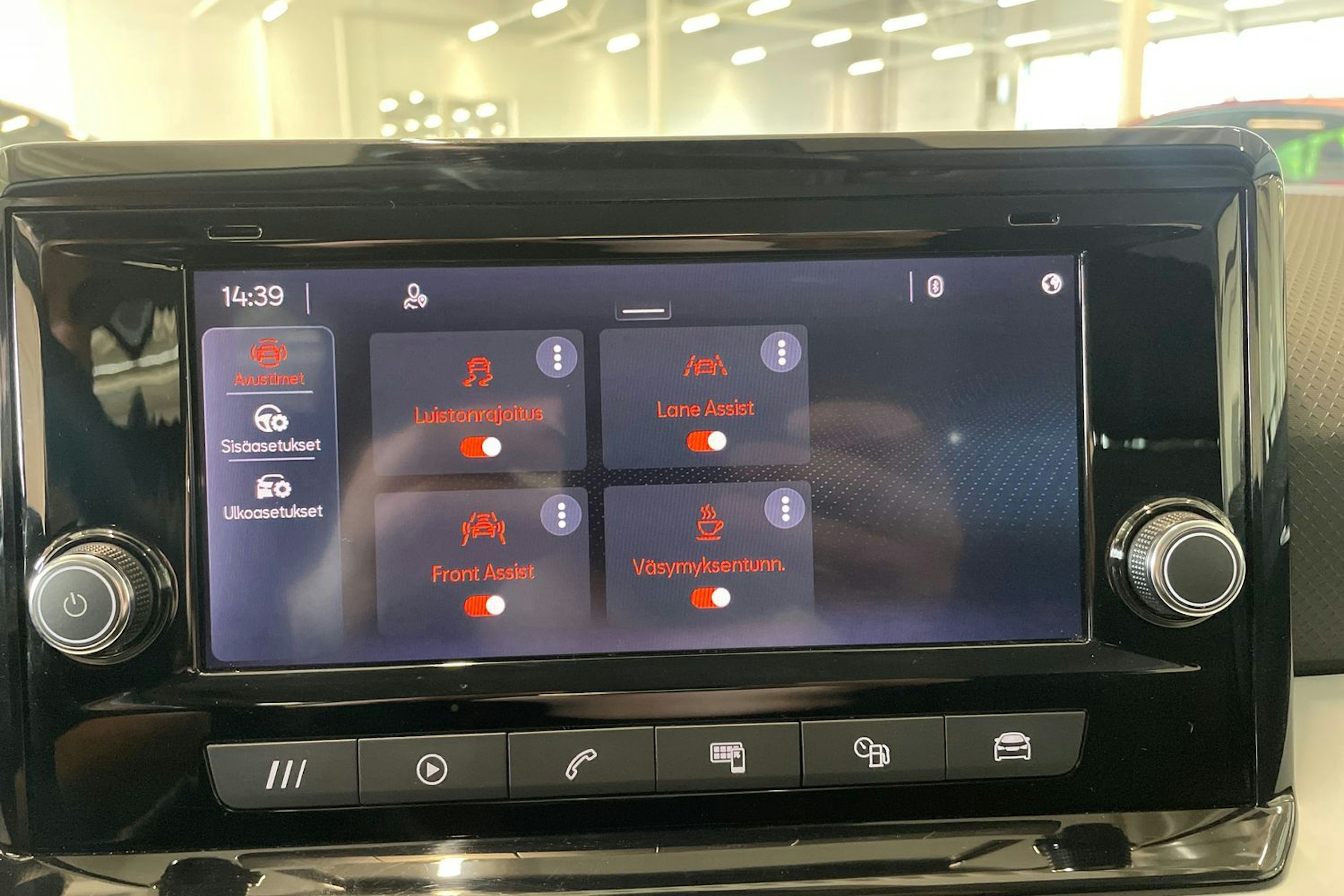 valkoinen SEAT Arona 2022 kuva 24.