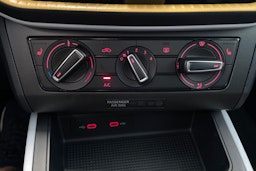 valkoinen SEAT Arona 2022 kuva 25.