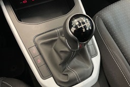valkoinen SEAT Arona 2022 kuva 26.
