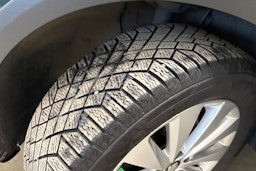 vihreä SEAT Arona 2022 kuva 13.