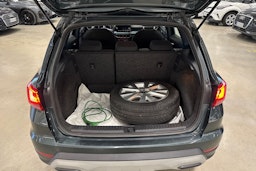 vihreä SEAT Arona 2022 kuva 14.