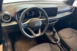 harmaa SEAT Arona 2022 kuva 3.