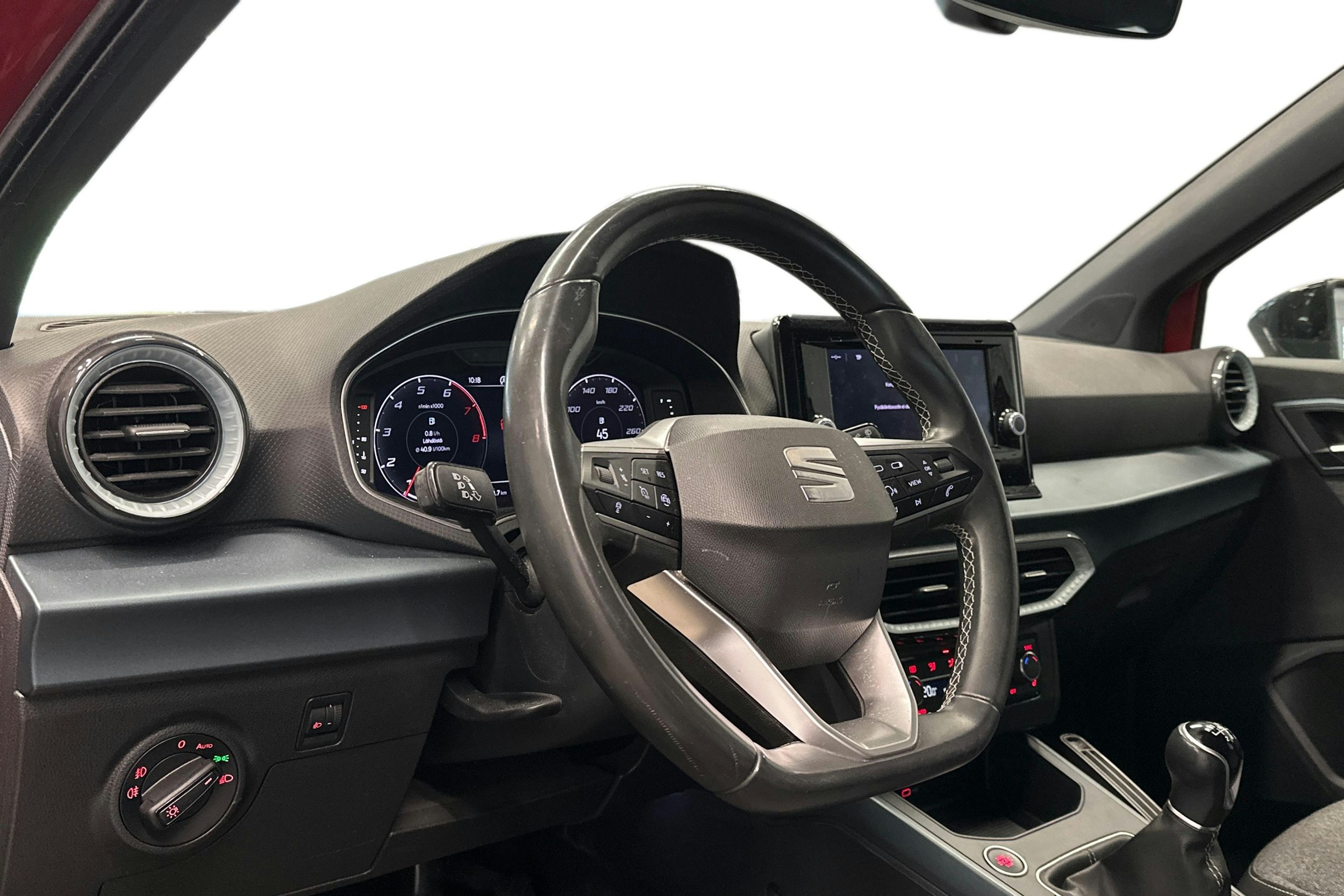 punainen SEAT Arona 2022 kuva 3.