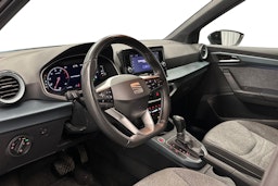 vihreä SEAT Arona 2022 kuva 10.