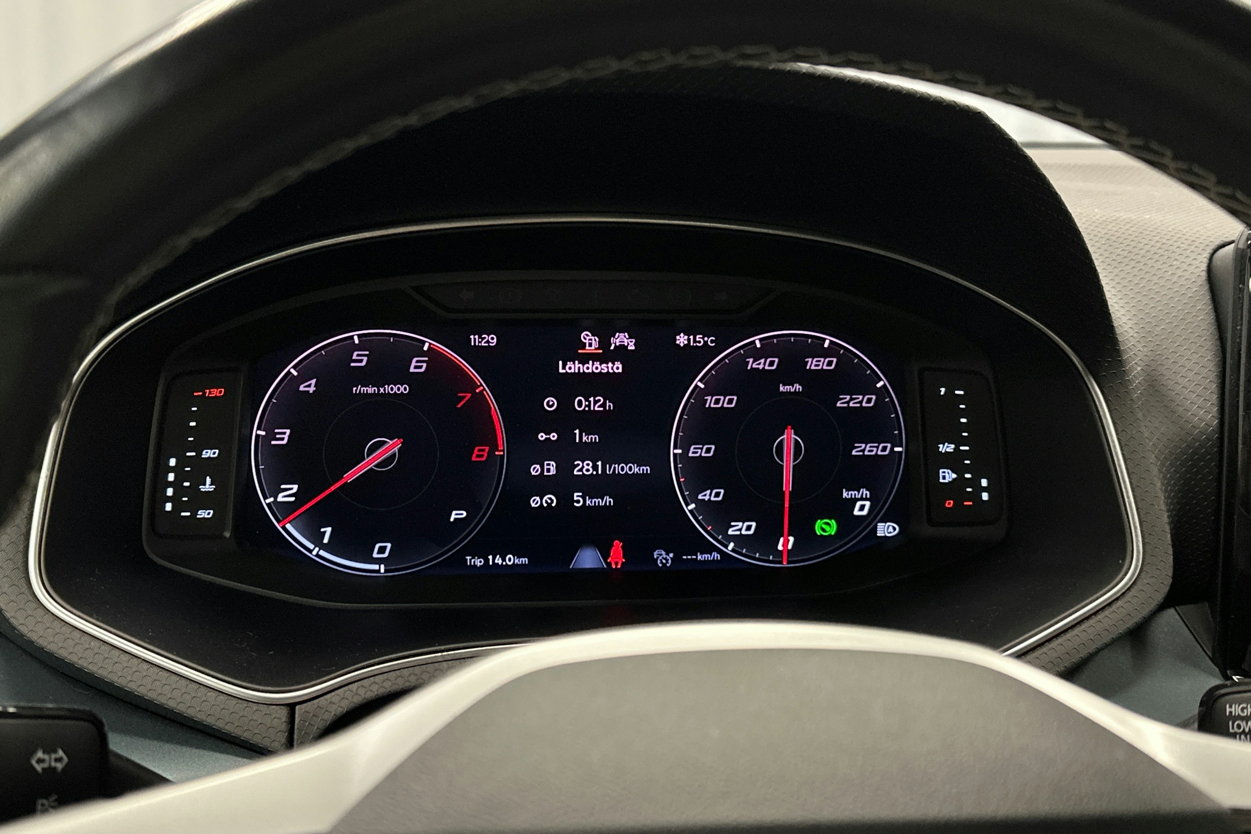 vihreä SEAT Arona 2022 kuva 22.