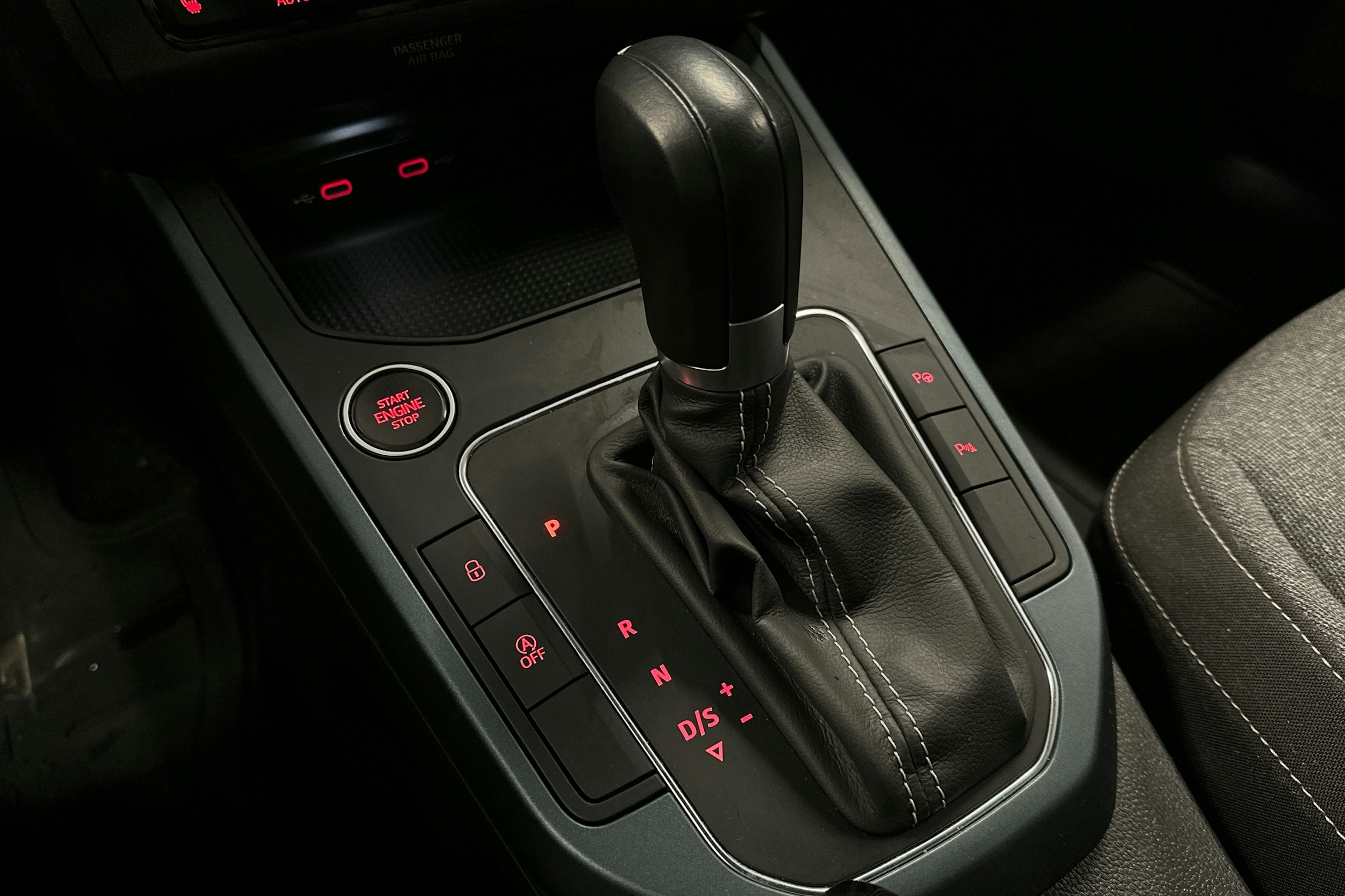 vihreä SEAT Arona 2022 kuva 30.