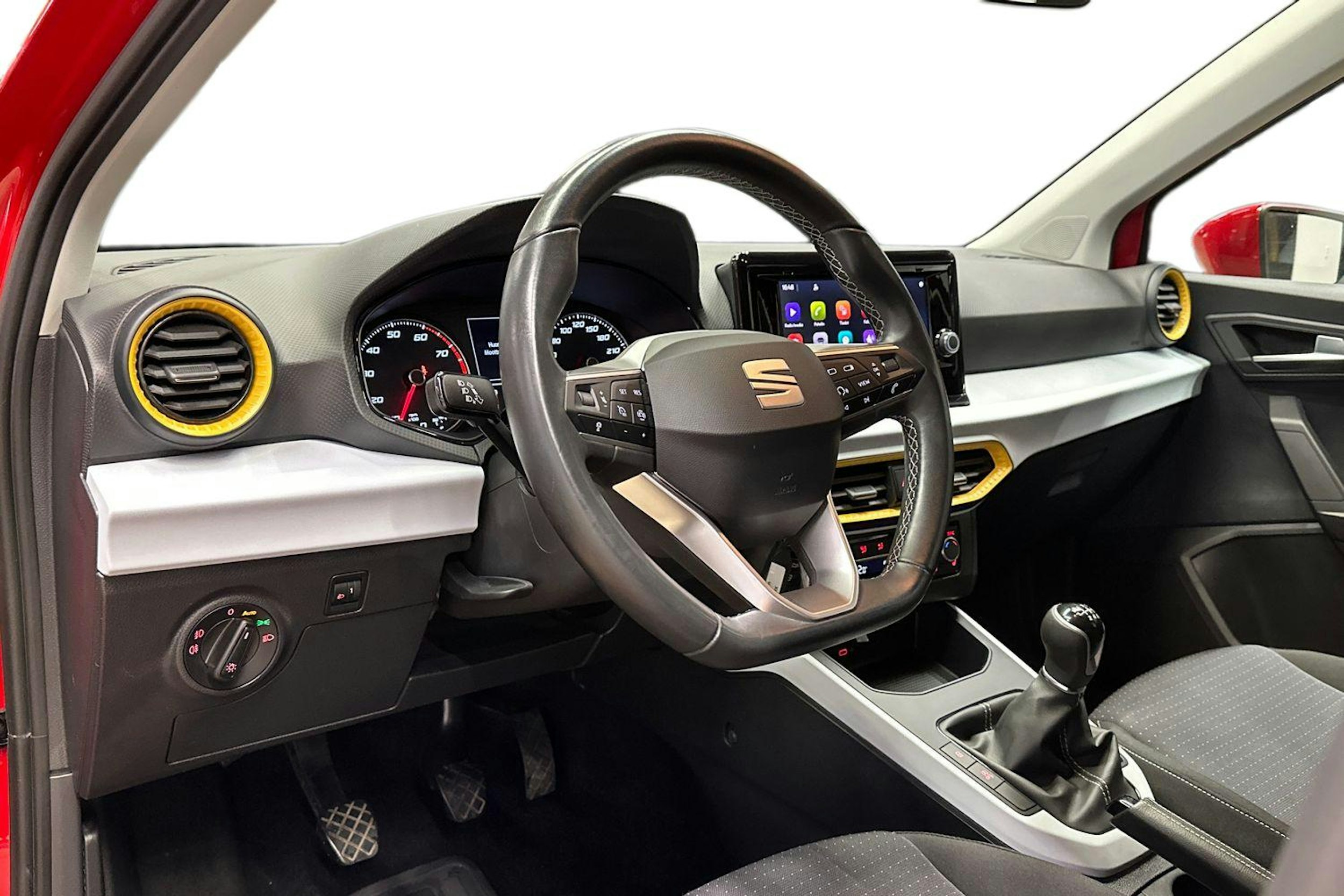 punainen SEAT Arona 2022 kuva 7.