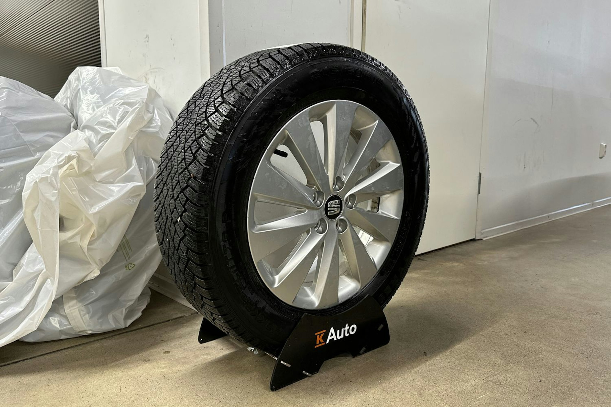 punainen SEAT Arona 2022 kuva 13.