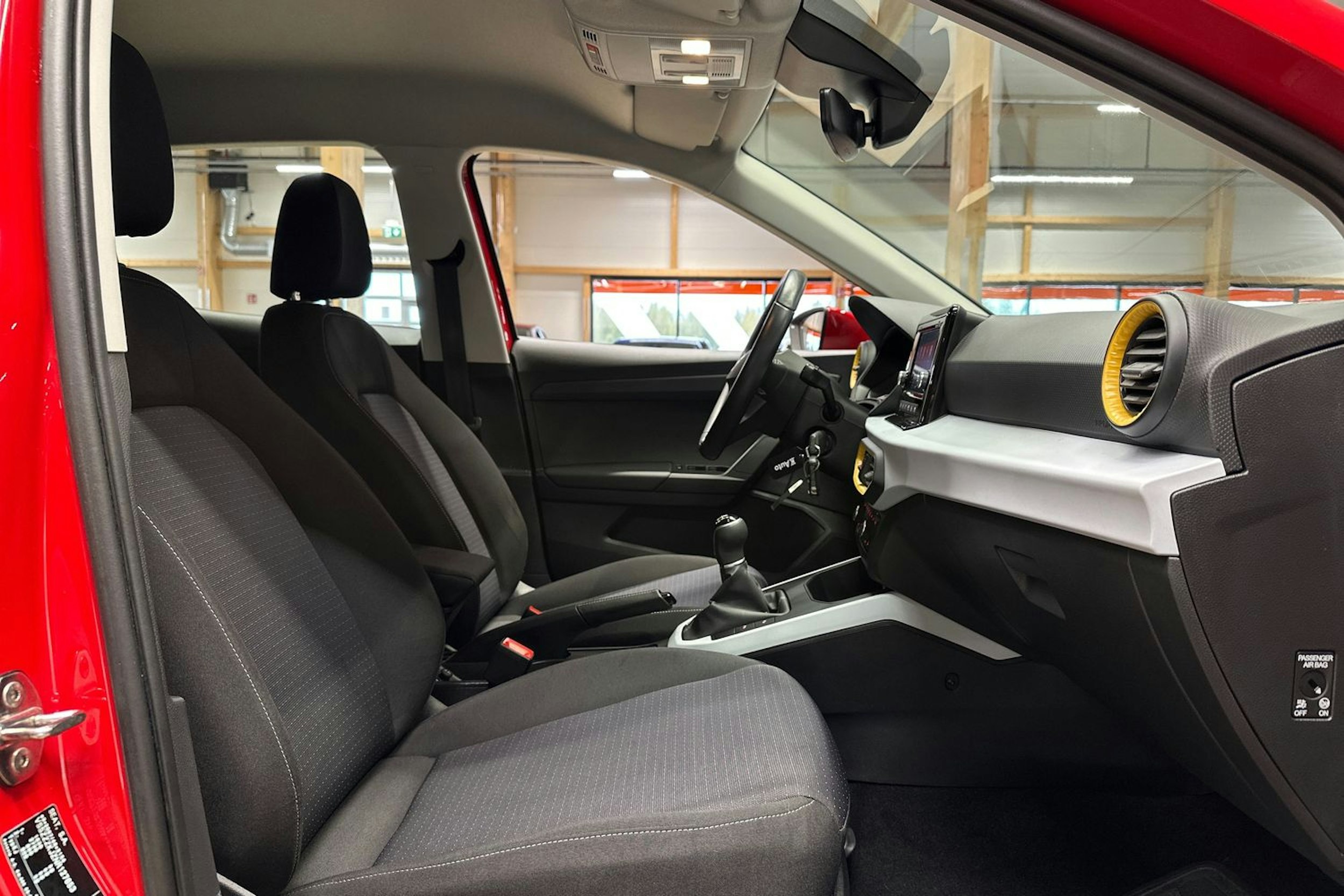 punainen SEAT Arona 2022 kuva 15.