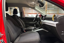 punainen SEAT Arona 2022 kuva 15.