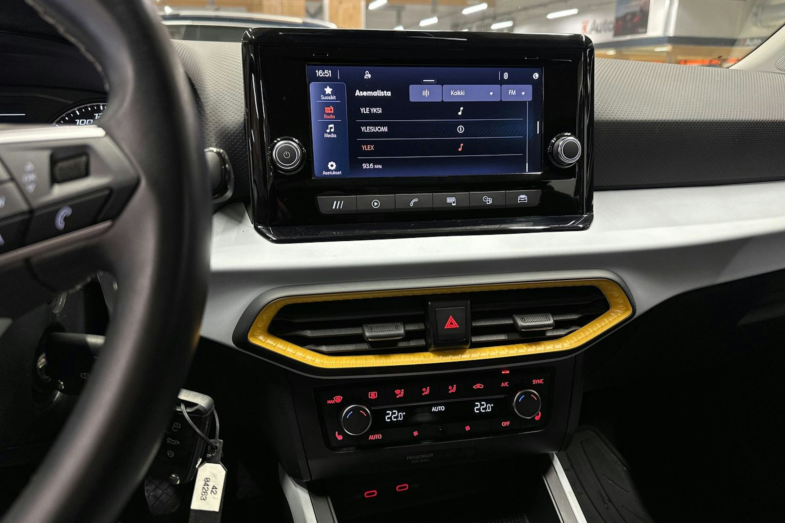 punainen SEAT Arona 2022 kuva 21.