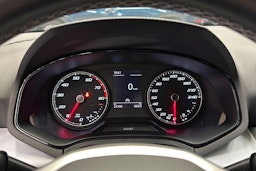 punainen SEAT Arona 2022 kuva 24.