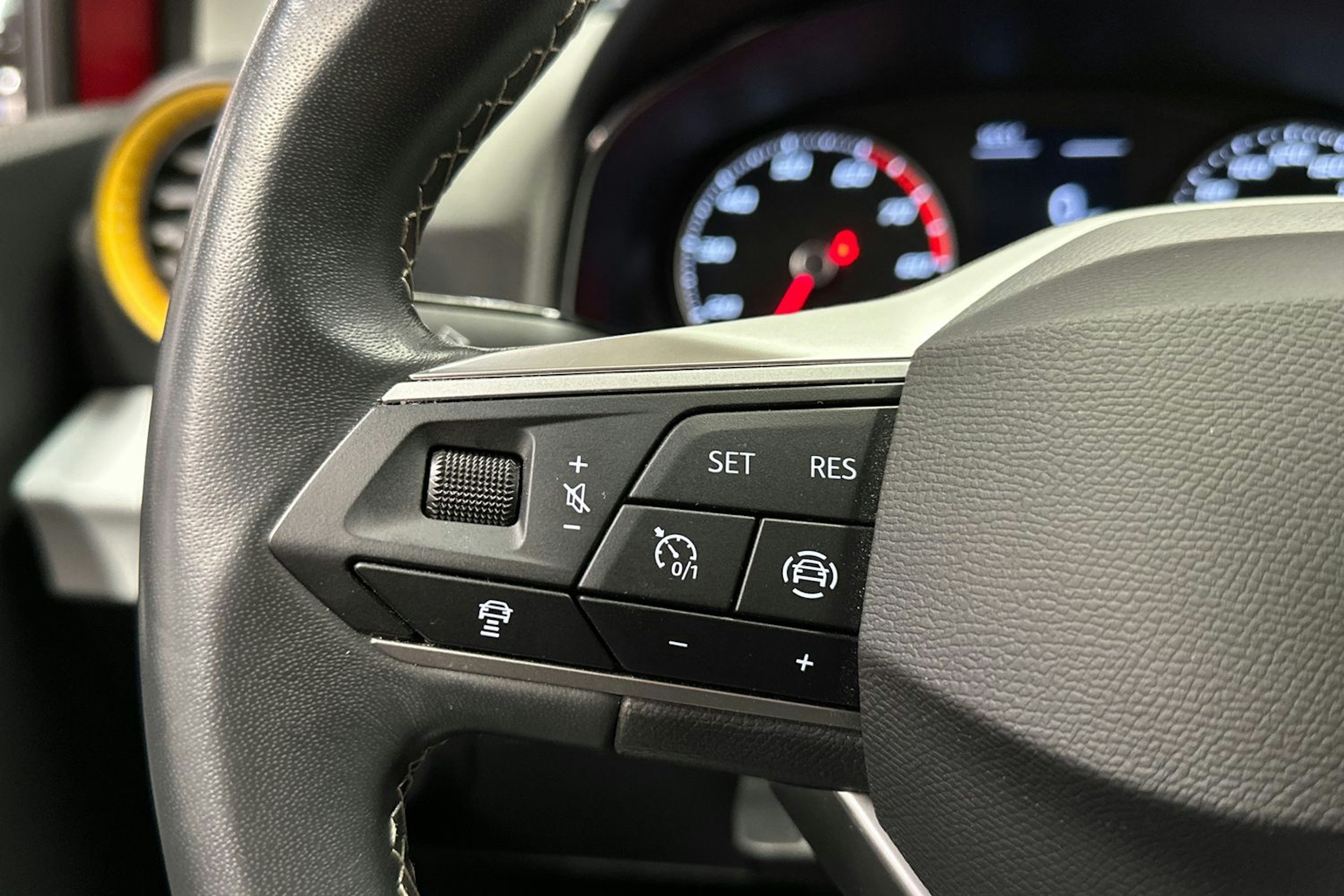 punainen SEAT Arona 2022 kuva 25.