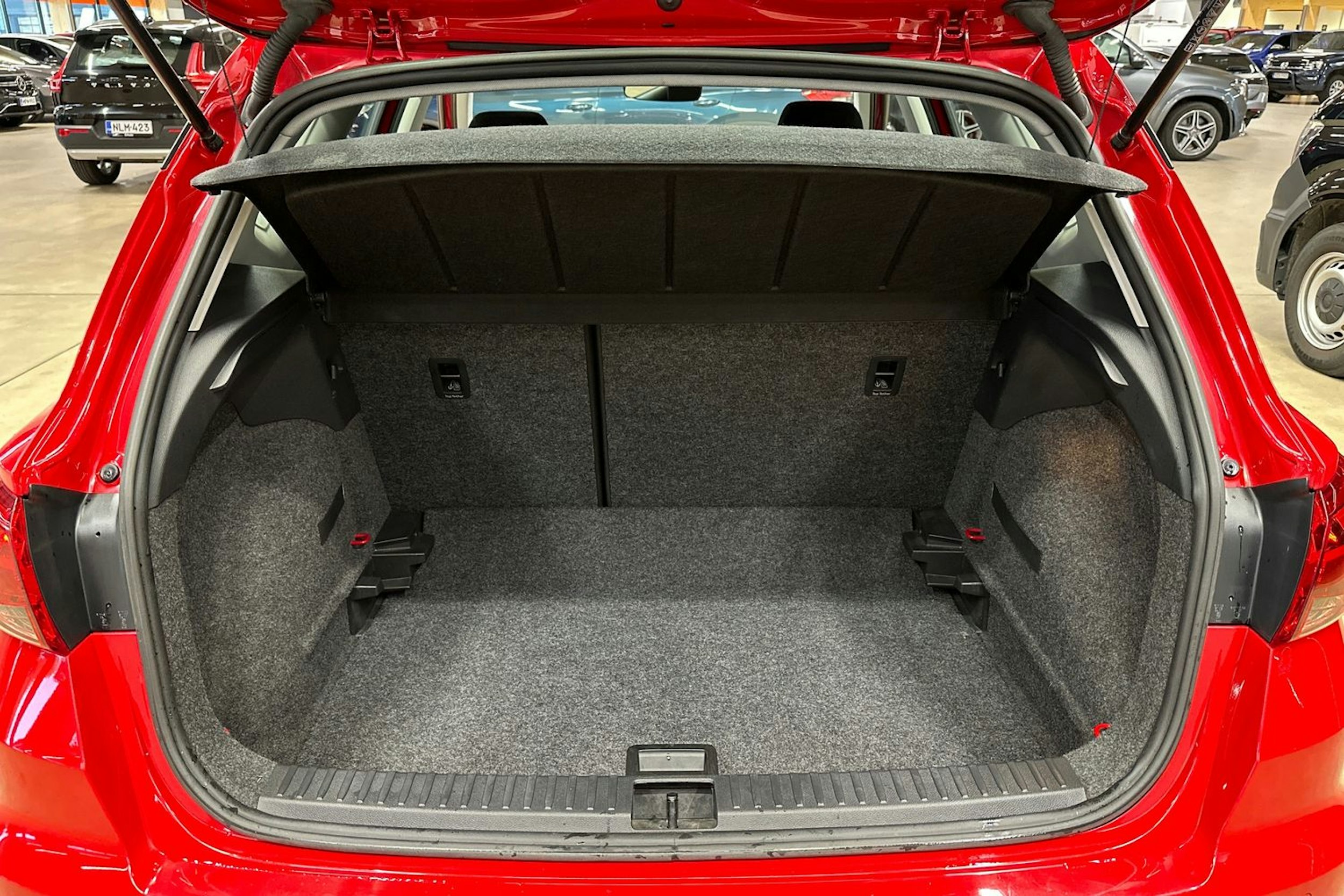 punainen SEAT Arona 2022 kuva 29.