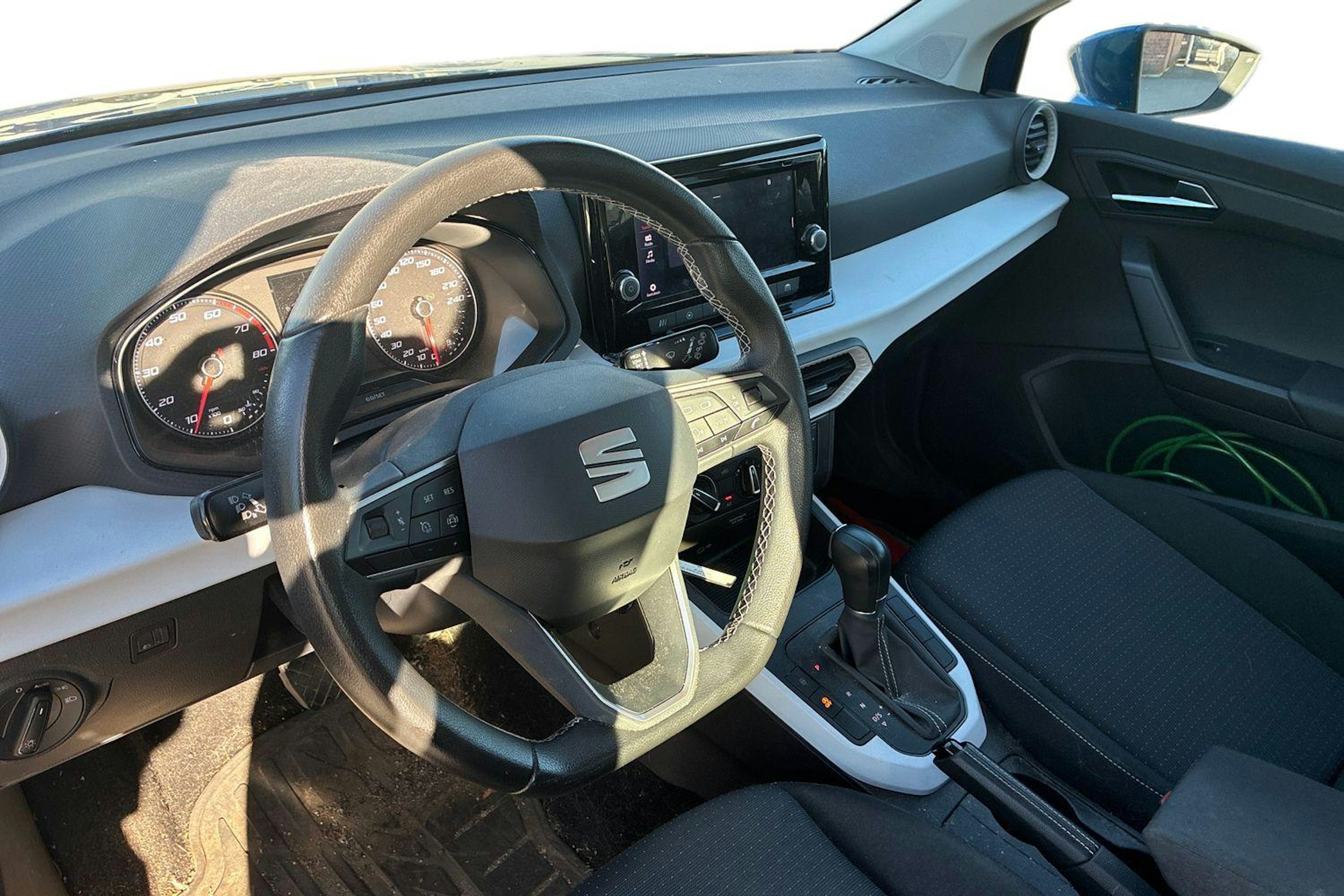 Oranssi SEAT Arona 2022 kuva 3.