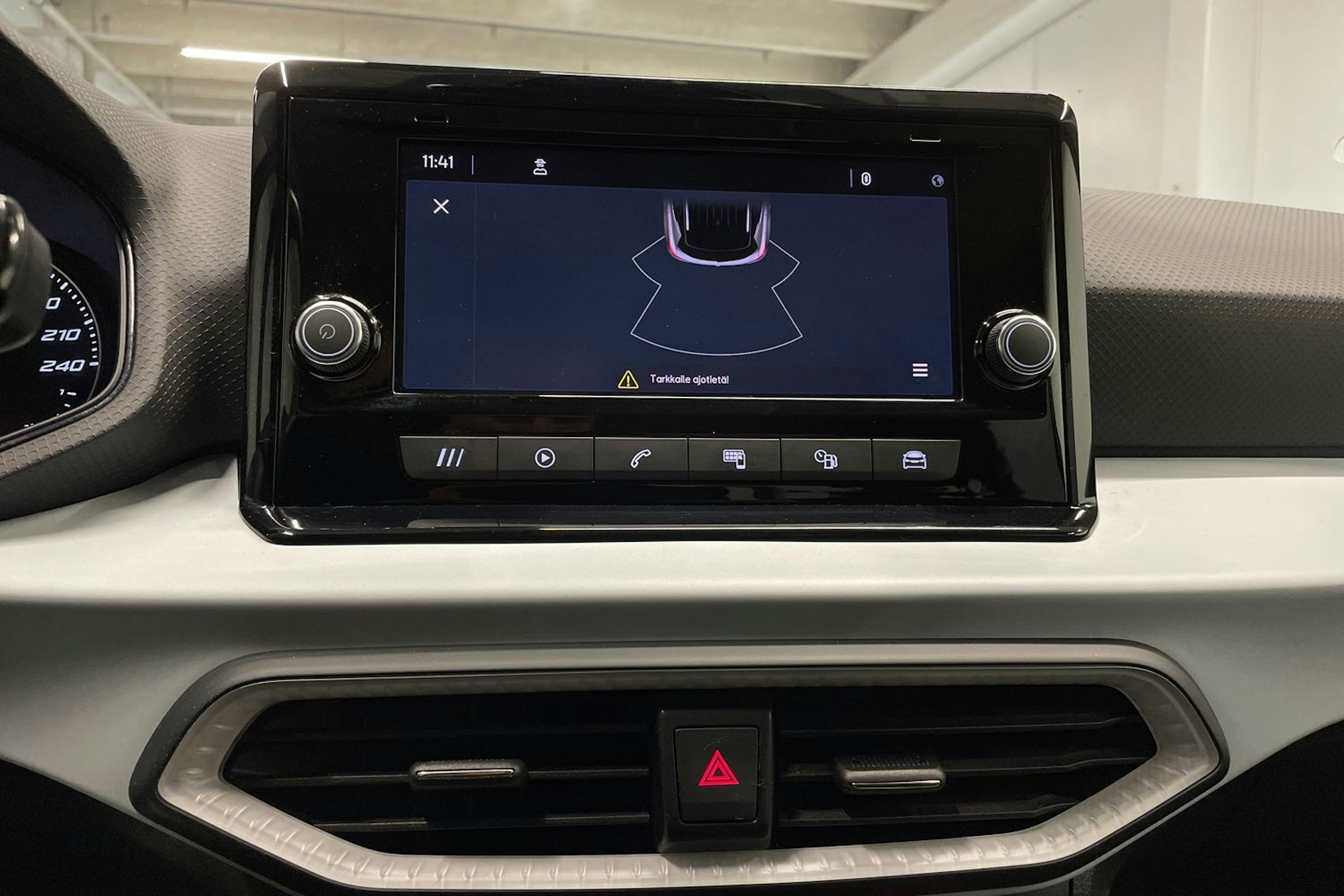 Oranssi SEAT Arona 2022 kuva 17.