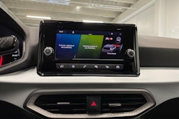 Oranssi SEAT Arona 2022 kuva 18.