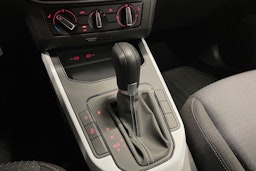 Oranssi SEAT Arona 2022 kuva 19.