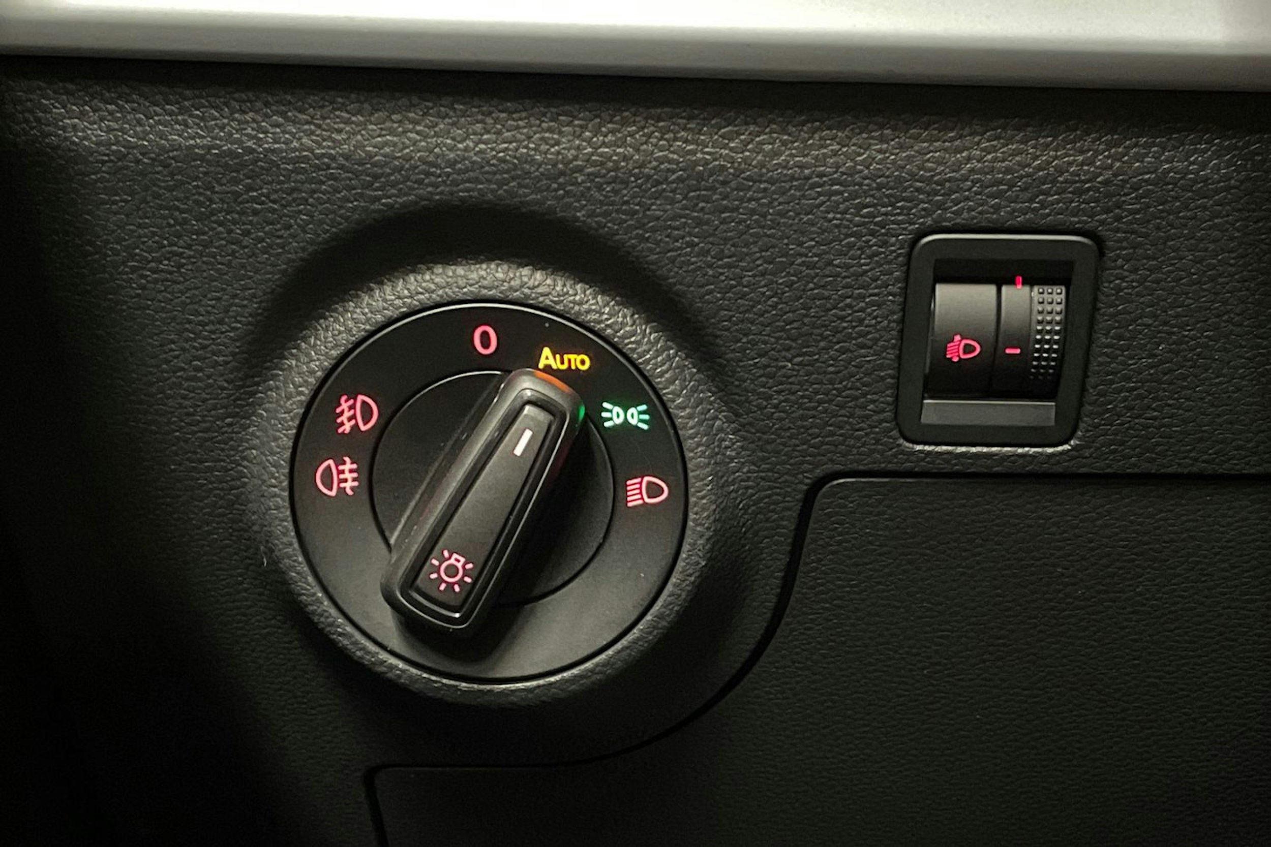 Oranssi SEAT Arona 2022 kuva 20.