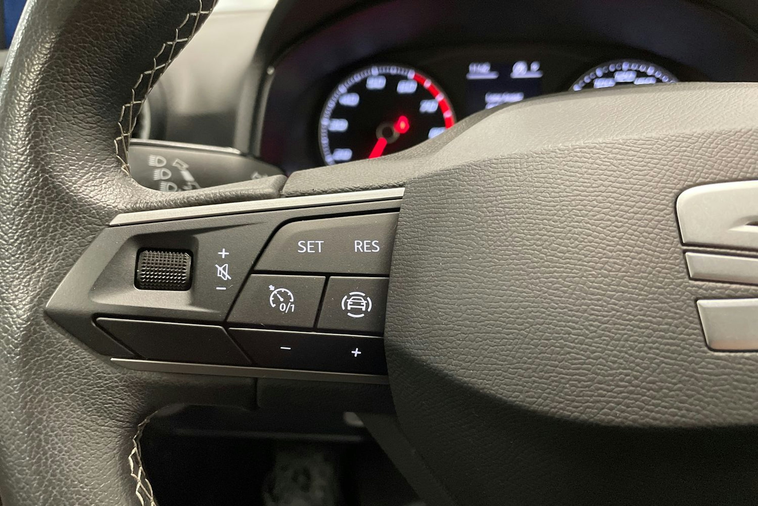 Oranssi SEAT Arona 2022 kuva 21.