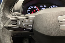 Oranssi SEAT Arona 2022 kuva 21.