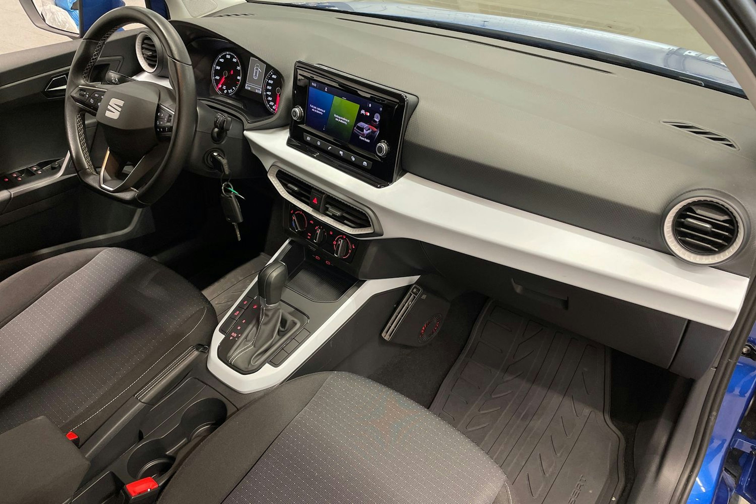 Oranssi SEAT Arona 2022 kuva 25.