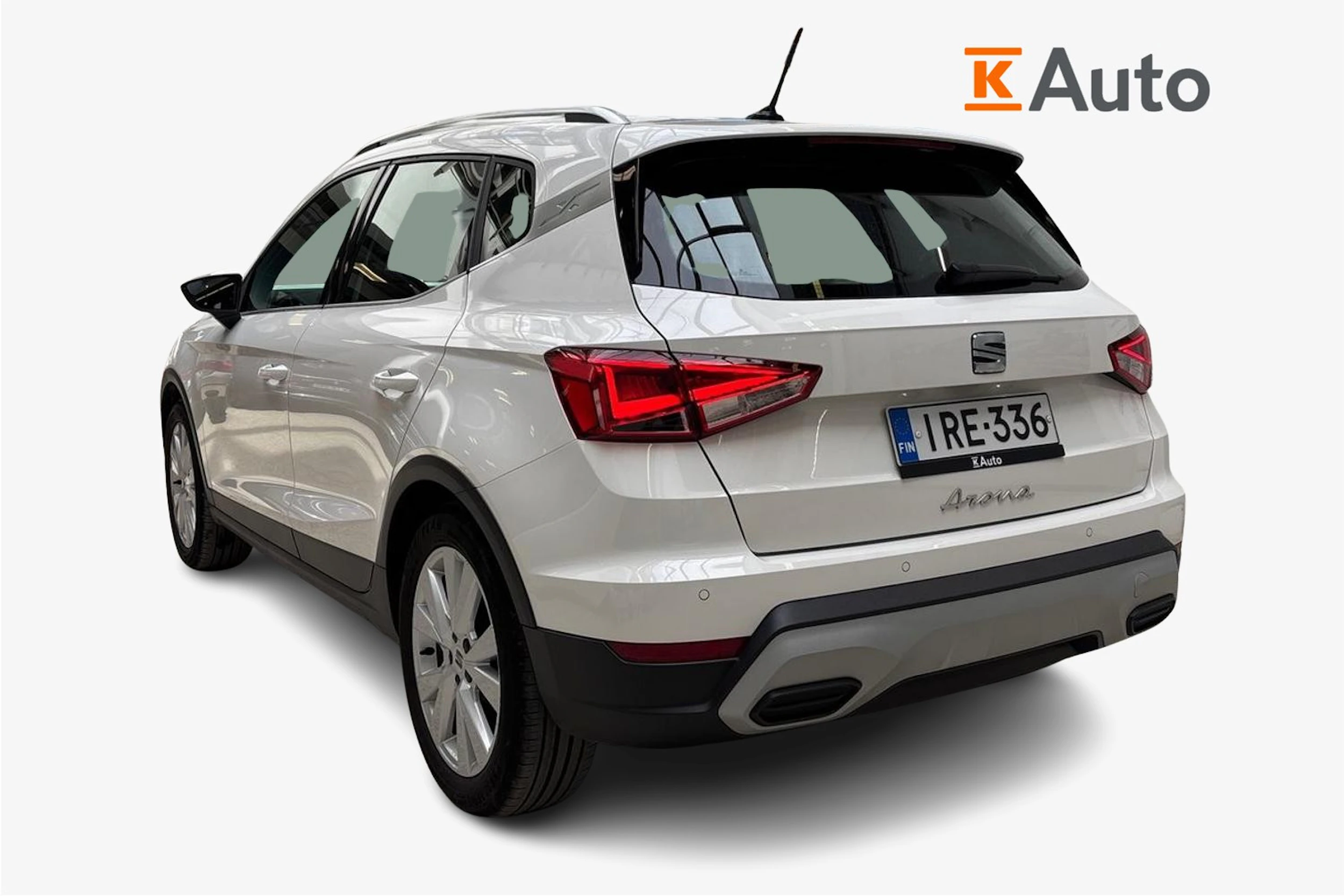 valkoinen SEAT Arona 2023 kuva 2.