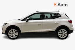 valkoinen SEAT Arona 2023 kuva 5.