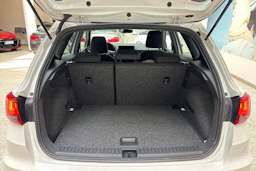 valkoinen SEAT Arona 2023 kuva 12.