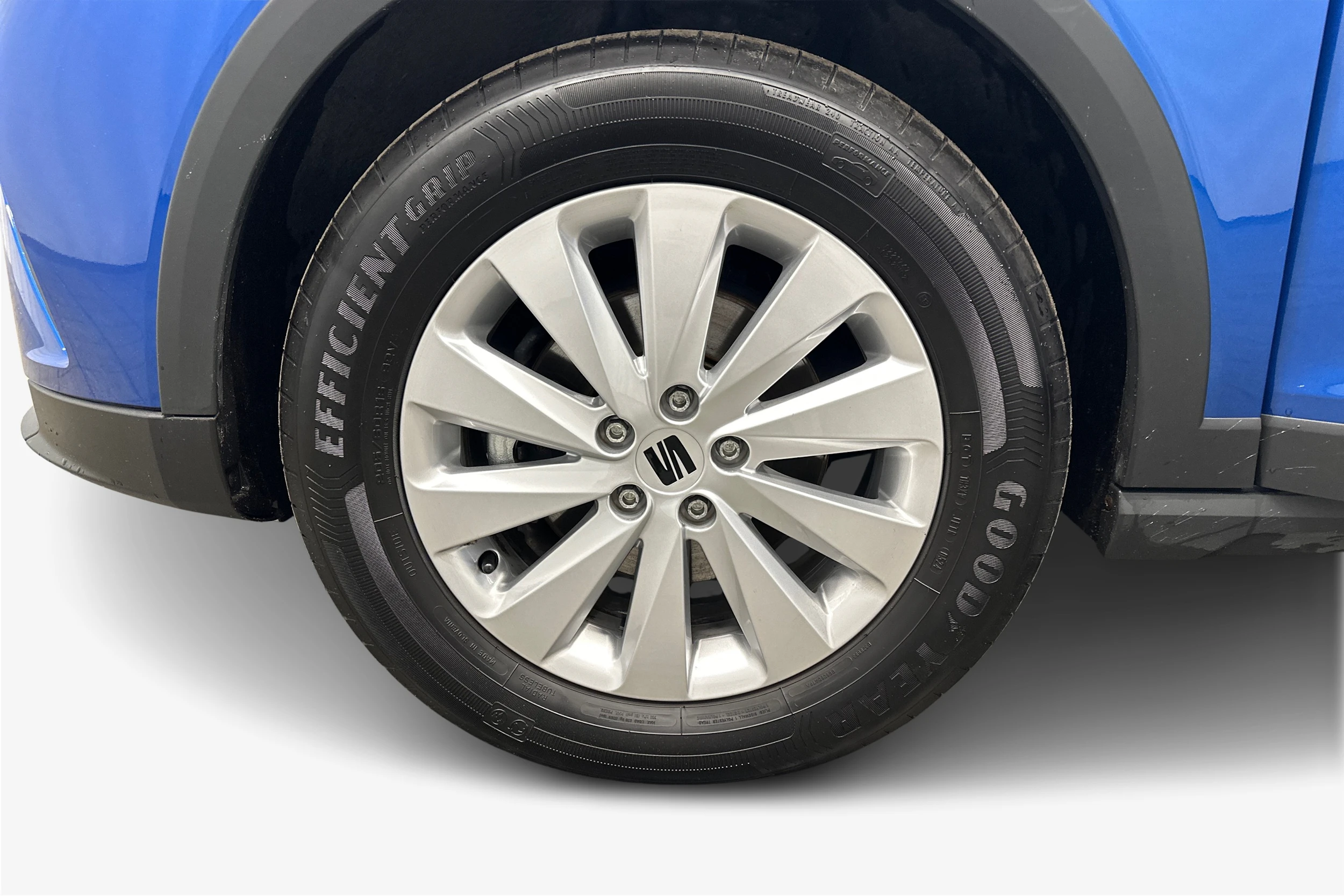 sininen SEAT Arona 2024 kuva 9.