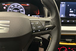 sininen SEAT Arona 2024 kuva 12.